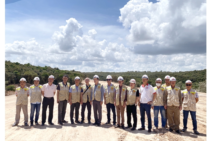 The North-South Expressway section construction  Vung Ang to Bung, passing through Ha Tinh and Quang Binh surpassed the schedule while ensuring safety and quality