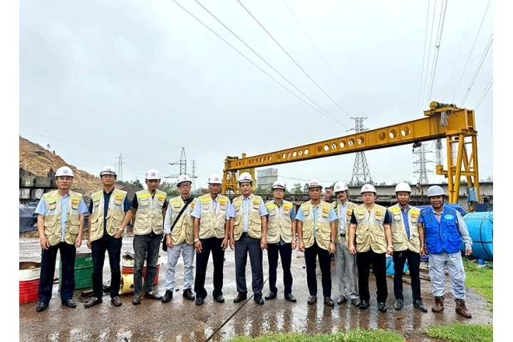 North-South Expressway, Hoai Nhon - Quy Nhon section passing through Binh Dinh: The need to expedite the land clearance process to avoid impacting the overall progress of the entire project.