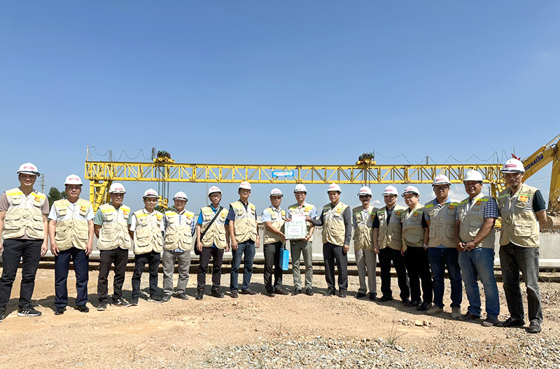 The CONINCO leadership delegation inspects the supervision and consultancy work of the North-South expressway component project, Ham Nghi - Vung Ang section.