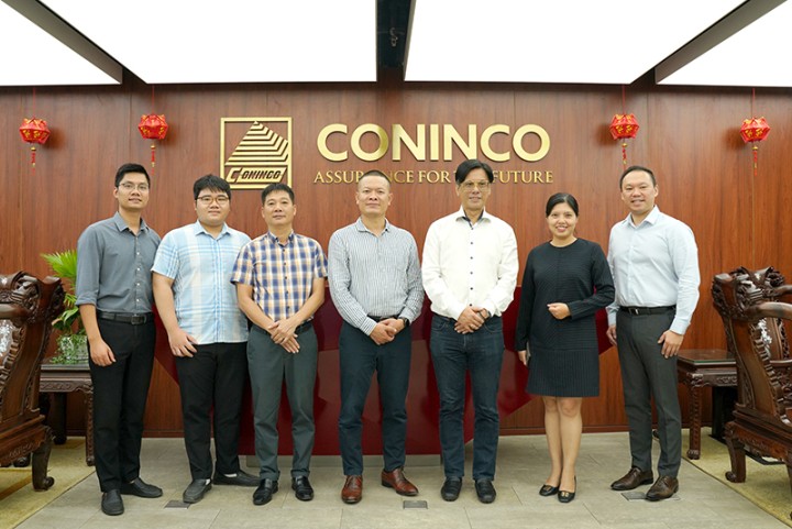 Representatives from Reflex Winkelmann – Federal Republic of Germany Visit and Work at CONINCO.