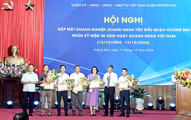 CONINCO vinh dự được nhận Bằng khen của UBND Quận Hoàng Mai