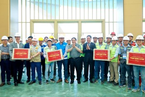 Thủ tướng Chính phủ Phạm Minh Chính thăm, kiểm tra tiến độ dự án Trung tâm Hội chợ Triển lãm Quốc gia tại huyện Đông Anh, Hà Nội