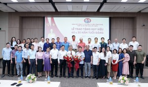 CONINCO tổ chức Lễ trao tặng Huy hiệu Đảng cho đồng chí Cao Minh Tuấn và đồng chí Trần Xuân Vinh