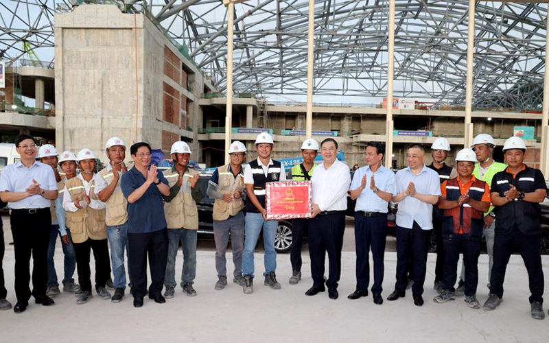 Phó Thủ tướng Thường trực Phạm Gia Túc kiểm tra các dự án trọng điểm phục vụ Hội nghị APEC 2027: Dấu ấn CONINCO trên công trường Đảo Ngọc