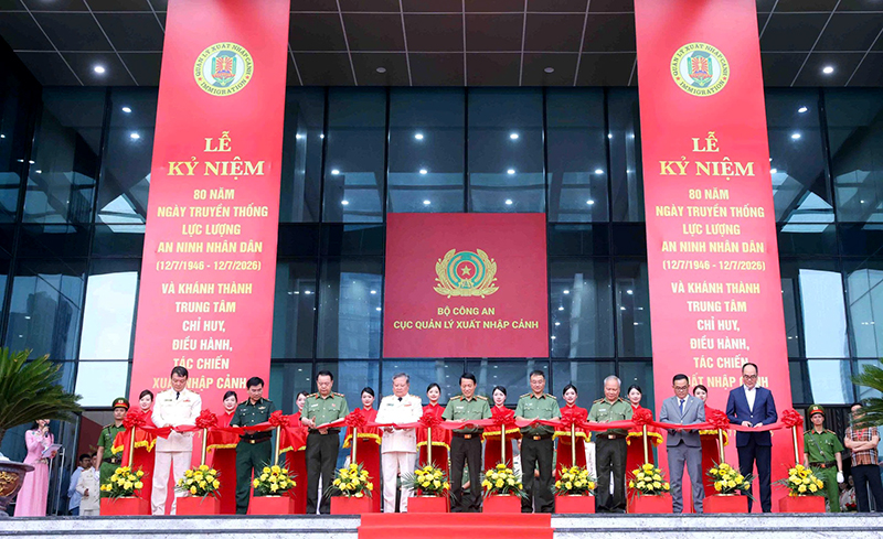 Bộ trưởng Bộ Công an Lương Tam Quang dự Lễ khánh thành Trung tâm Chỉ huy, điều hành, tác chiến xuất nhập cảnh do CONINCO tư vấn thiết kế