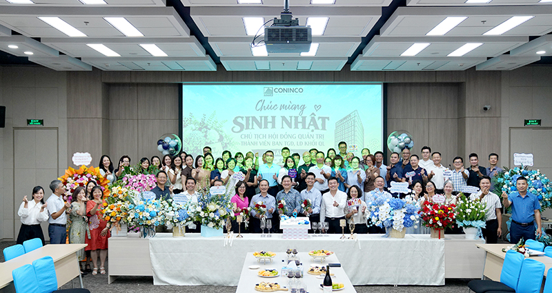Ấm áp sắc thu tháng 9: CONINCO Chúc mừng sinh nhật Chủ tịch HĐQT TS. Hà Minh, thành viên Ban Tổng Giám đốc và lãnh đạo các phòng quản lý