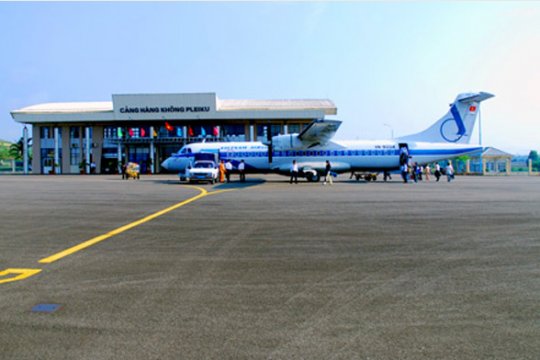 Cảng hàng không Pleiku - Đường HCC, đường lăn và sân đỗ máy bay 