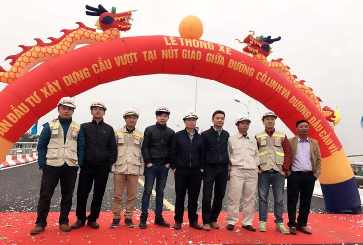 CONINCO participates in the Opening and Car Passing Ceremony at the intersection between Co Linh and Vinh Tuy Bridge