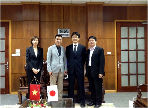 Ðoàn Giáo sư Đại học Tổng hợp Saitama Nhật Bản đến thăm và làm việc tại CONINCO