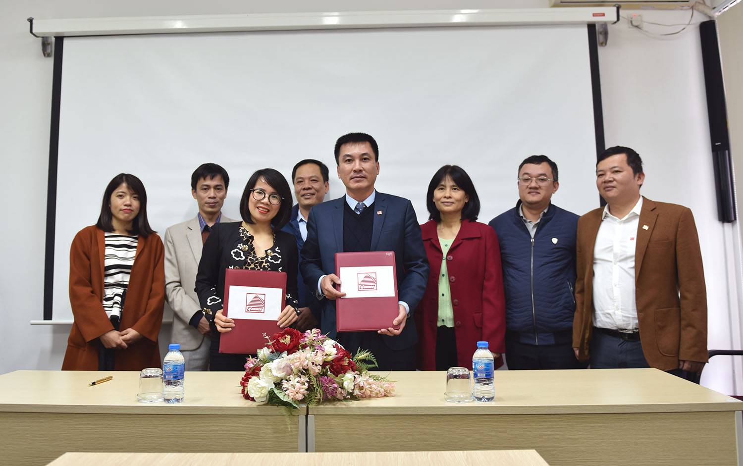 signing ceremony the principle contract between CONINCO AE Corportation for project AE Resort - Cua Tung Quang Tri
