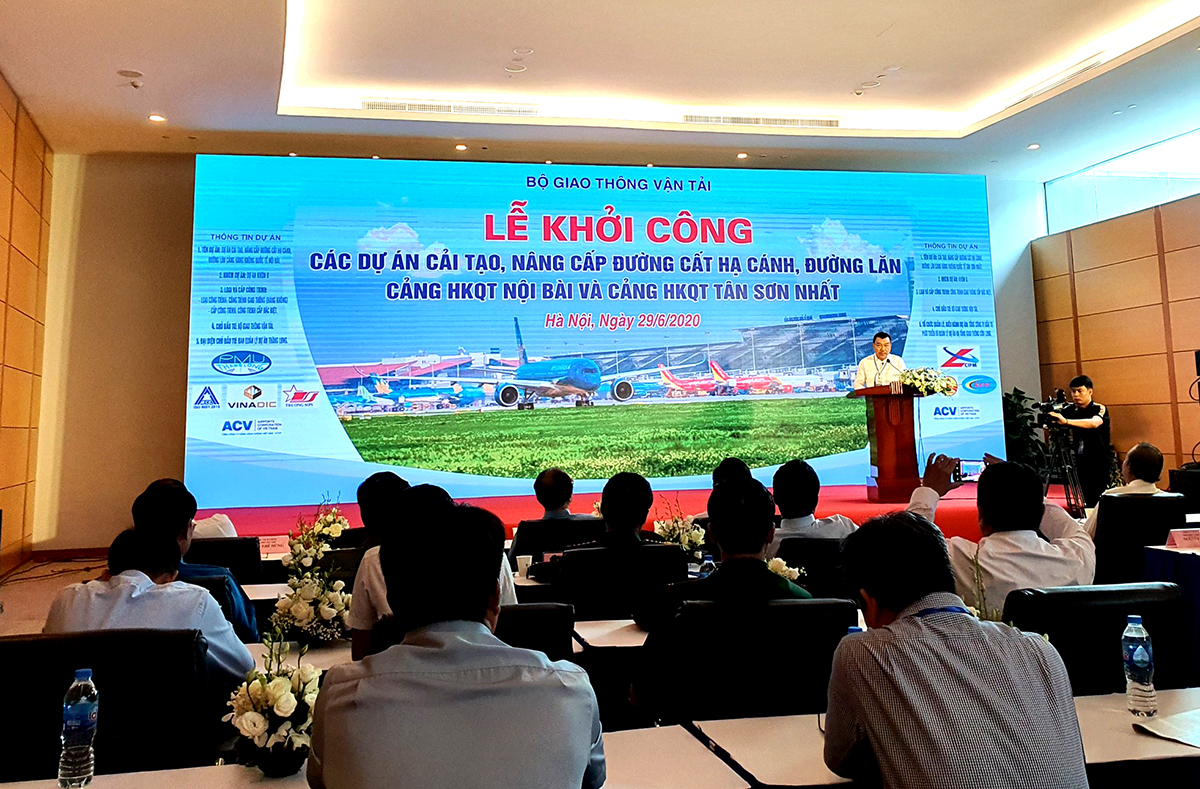 Commencement Ceremony the upgrade project runways Noi Bai Tan Son Nhat International airports 