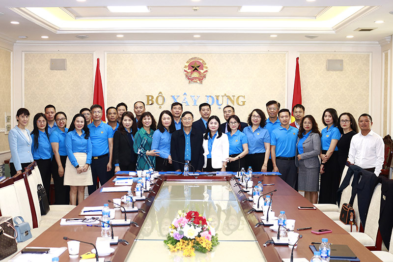Công bố quyết định chuyển giao Công đoàn CONINCO về Công đoàn Xây dựng Việt Nam